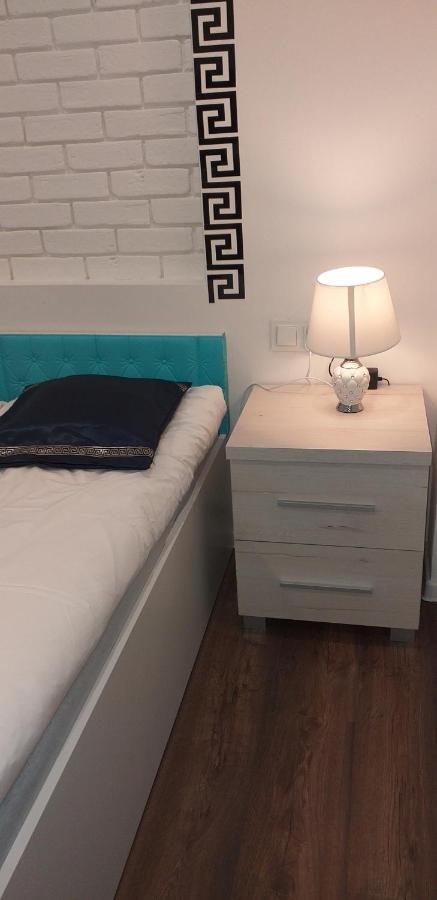 Apartamenty Centrum Mala Dwojeczka Blekitna Panoramiczna Balkonem Promenada Kielce Buitenkant foto