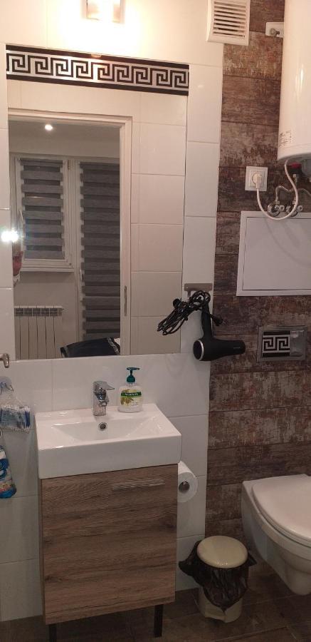 Apartamenty Centrum Mala Dwojeczka Blekitna Panoramiczna Balkonem Promenada Kielce Buitenkant foto