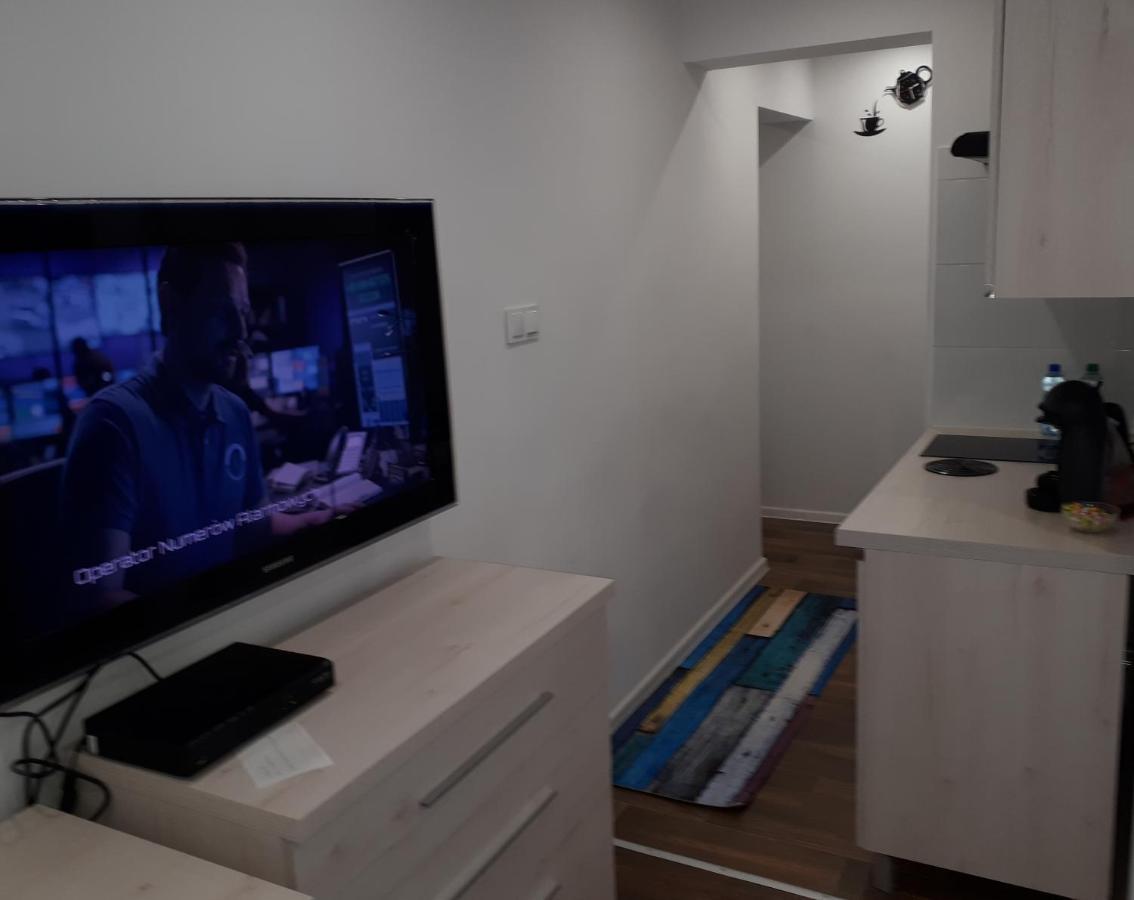 Apartamenty Centrum Mala Dwojeczka Blekitna Panoramiczna Balkonem Promenada Kielce Buitenkant foto