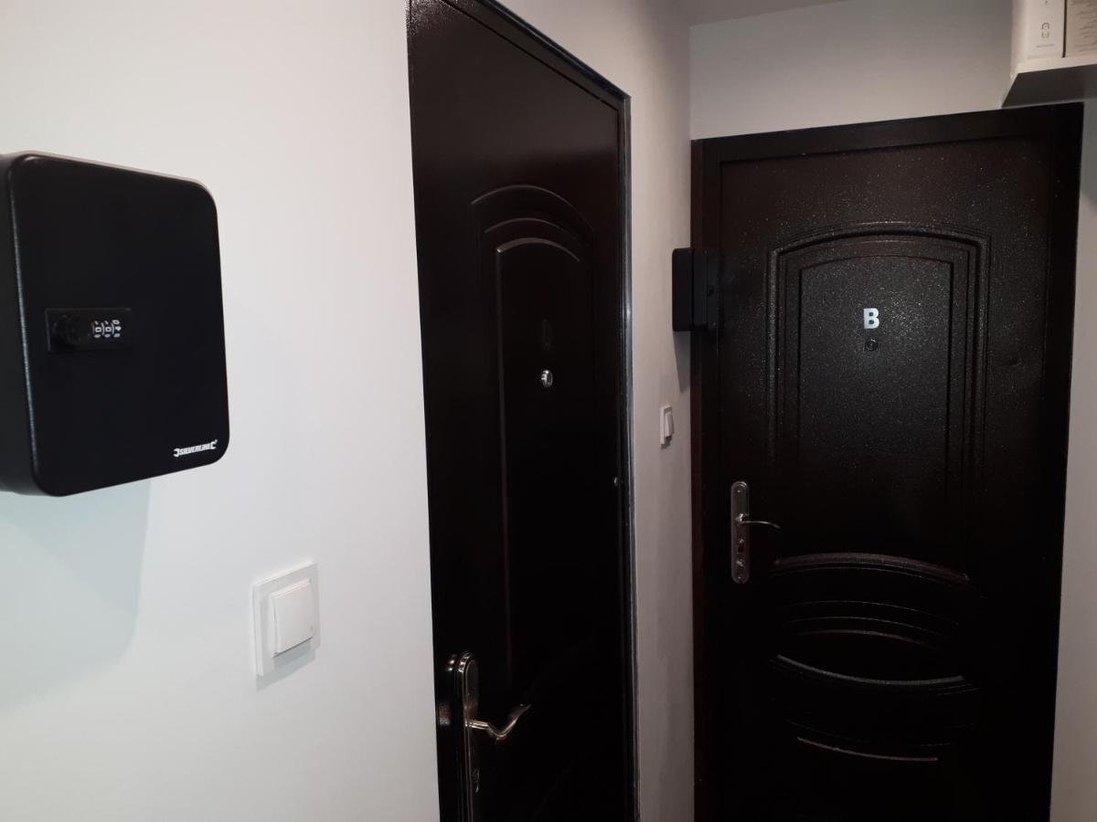 Apartamenty Centrum Mala Dwojeczka Blekitna Panoramiczna Balkonem Promenada Kielce Buitenkant foto