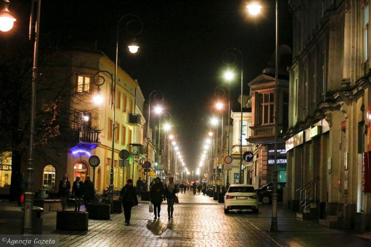 Apartamenty Centrum Mala Dwojeczka Blekitna Panoramiczna Balkonem Promenada Kielce Buitenkant foto