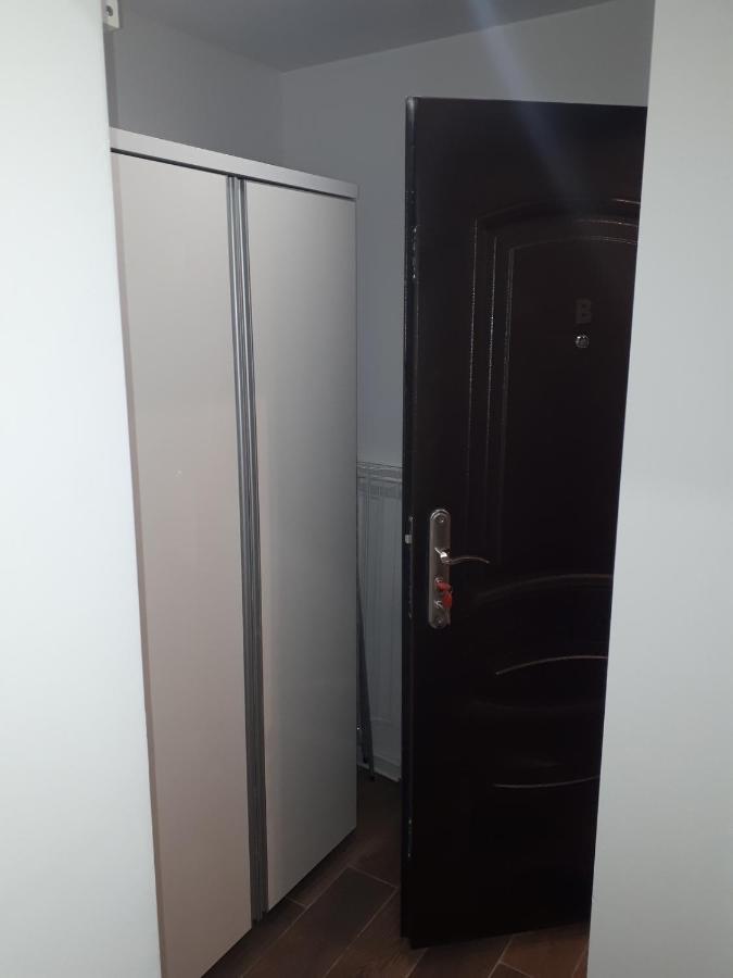 Apartamenty Centrum Mala Dwojeczka Blekitna Panoramiczna Balkonem Promenada Kielce Buitenkant foto